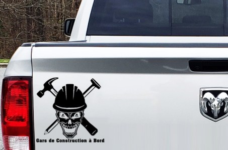 gars-de-construction-a-bord-37