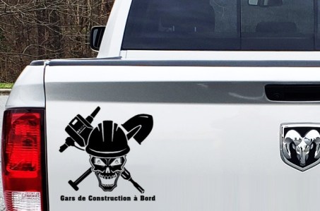 gars-de-construction-a-bord-44