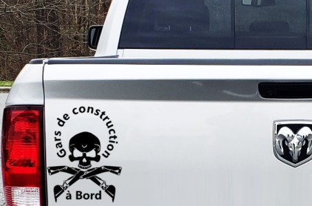 gars-de-construction-a-bord-64