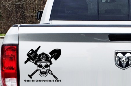 gars-de-construction-a-bord-77